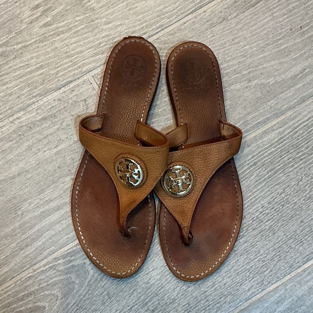 Tory Burch Tan Leather Logo Thong Sandals Women’s Sz 9.5M #28158778.78